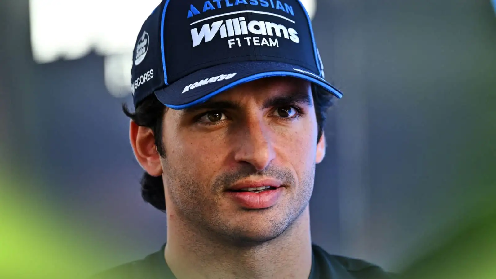 Sainz sends blunt message to Williams as speculation over exit builds source thumbnail