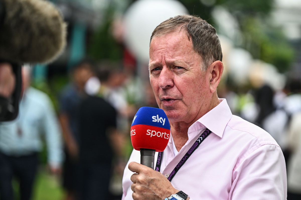 Martin Brundle grid walk goes viral after Juan Pablo Montoya's cheeky response to Max Verstappen thumbnail