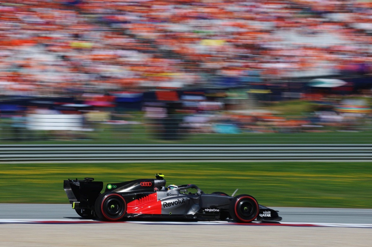Gabriel Bortoleto makes bold claim about Audi's F1 chassis source thumbnail