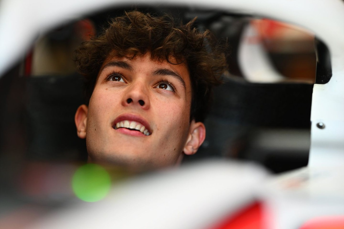 Oliver Bearman points out another shortcoming of F1's new rules: More meetings source thumbnail