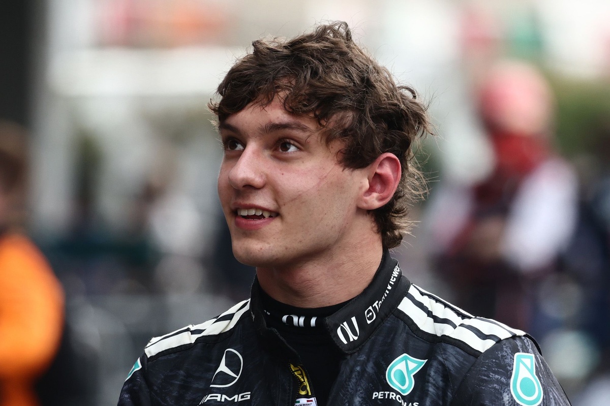 Kimi Antonelli makes Lewis Hamilton-Nico Rosberg vow amid George Russell F1 fight source thumbnail