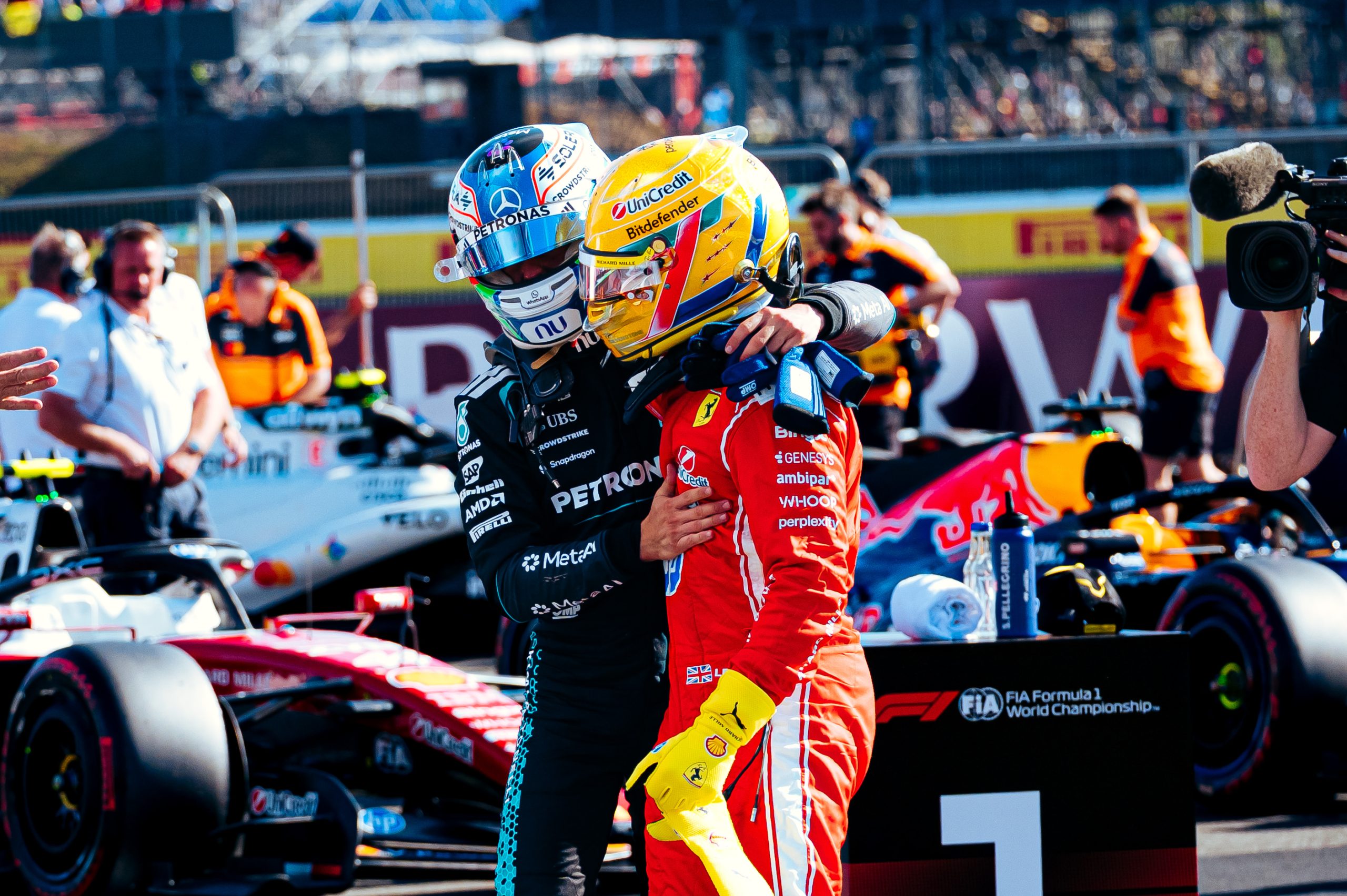 Antonelli embraces front-row fight with Ferrari and Hamilton source thumbnail
