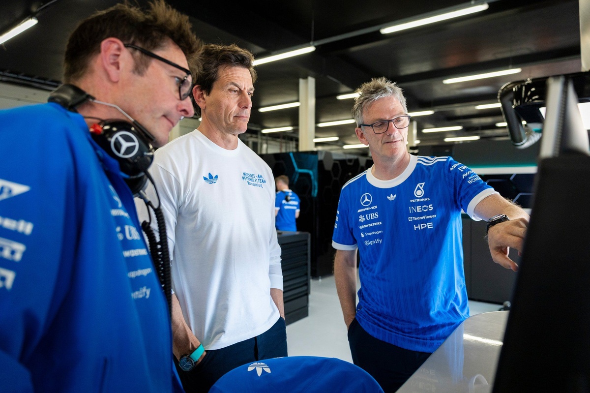 Toto Wolff: I stand by Mercedes' performance focus, but now we must sort reliability source thumbnail