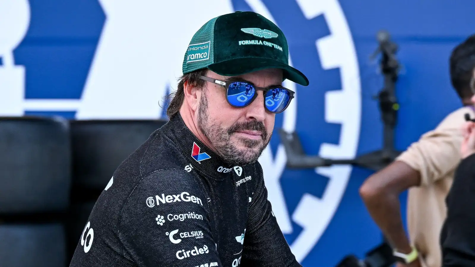 Fernando Alonso has ‘no answer' behind mystery formation lap breakdown source thumbnail