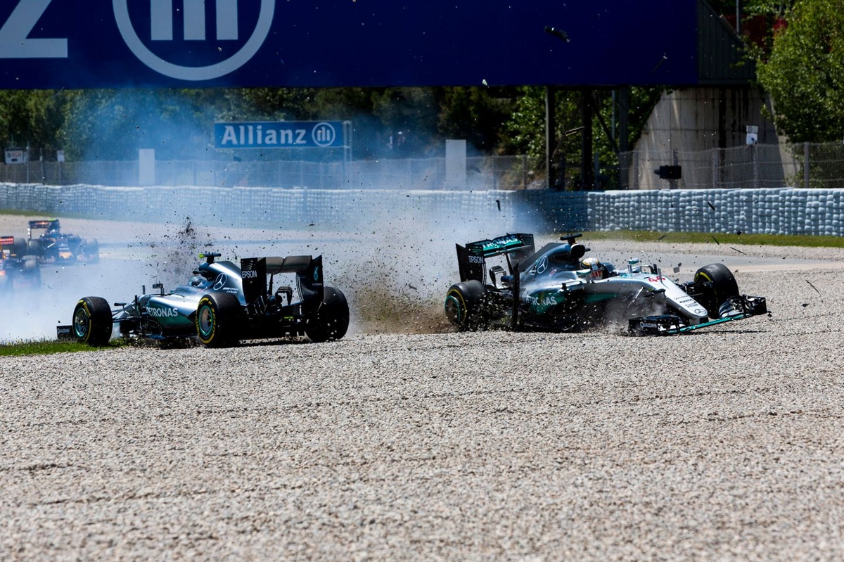 How Toto Wolff and Mercedes want to avoid a repeat of 2016 with Kimi Antonelli and George Russell thumbnail