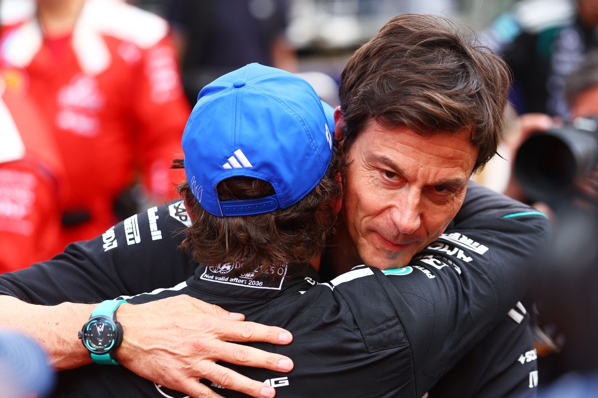 Toto Wolff: Kimi Antonelli's mistakes in Austrian GP will never happen again source thumbnail