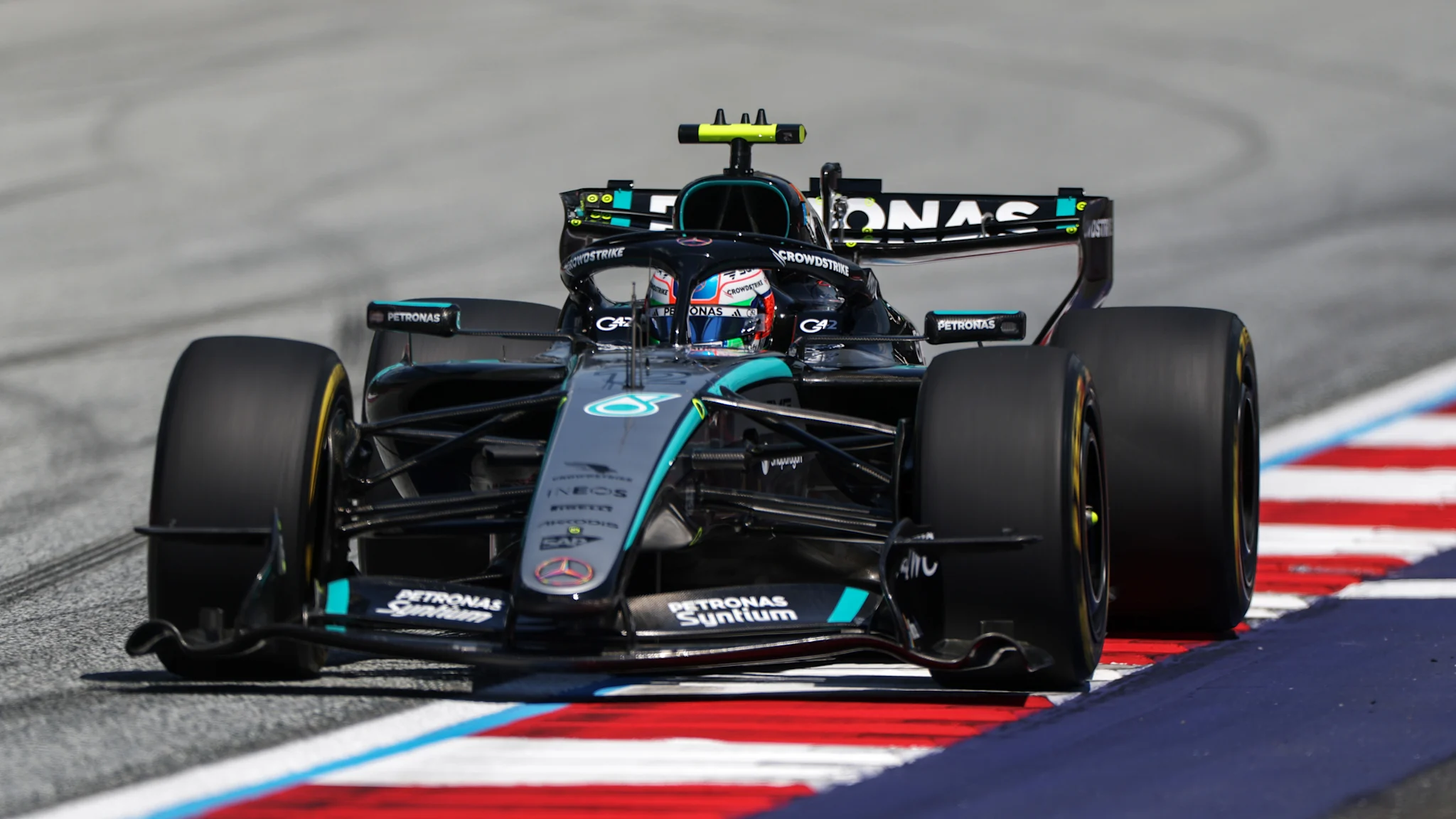 Antonelli leads in Austria FP1 from Russell and Piastri thumbnail