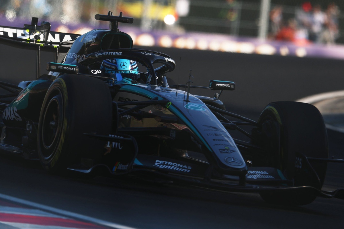 How engine software issue caused George Russell's slow start at Hungarian GP thumbnail