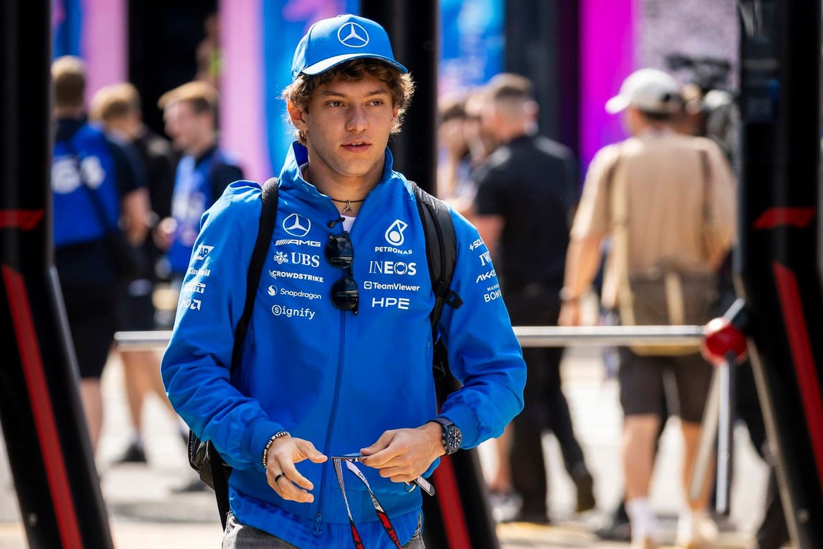 Silverstone redemption: How Kimi Antonelli bounces back and manages F1 pressure thumbnail