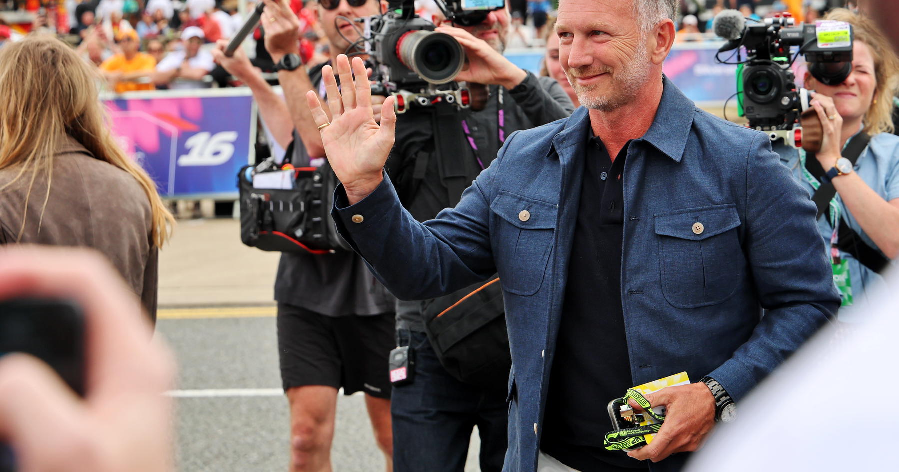 Christian Horner responds to F1 return speculation thumbnail