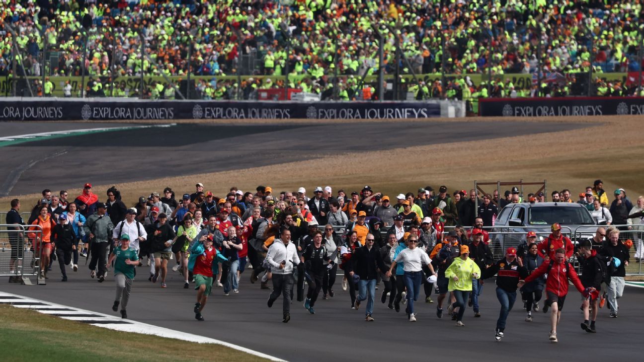 British Grand Prix: Half a million fans to go to Silverstone, new F1 attendance record source thumbnail