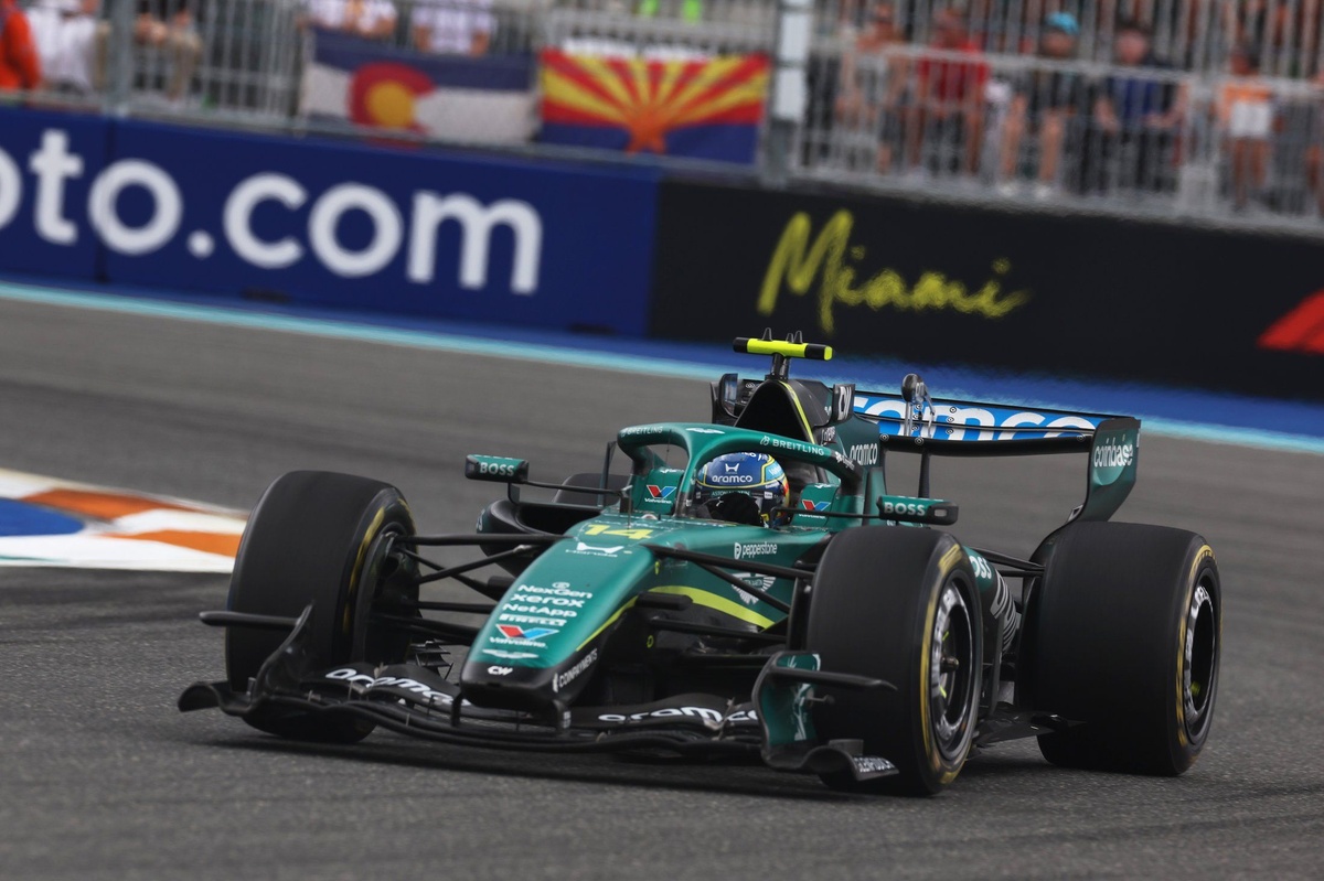 Fernando Alonso: F1 lost a full decade of “pure racing”, overtakes are now “avoiding actions” thumbnail