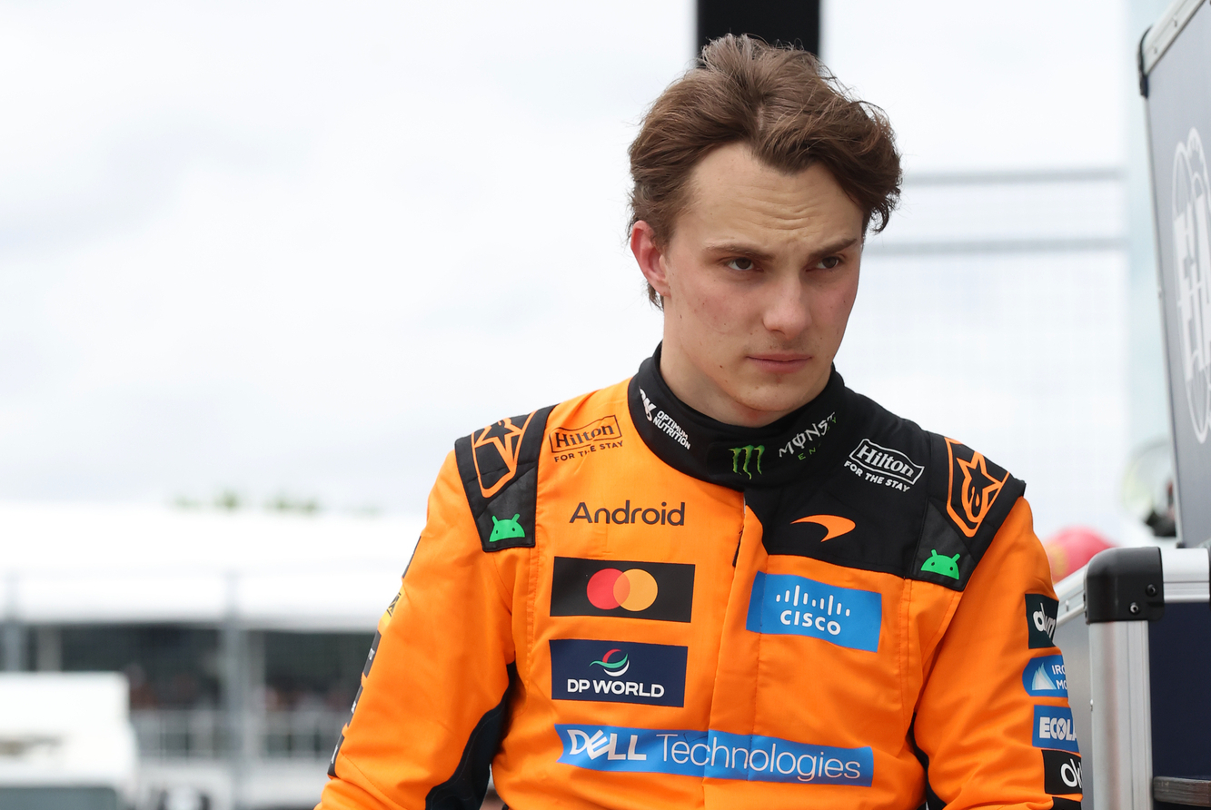Piastri's brutal verdict on McLaren disaster: ‘We looked like idiots’ source thumbnail