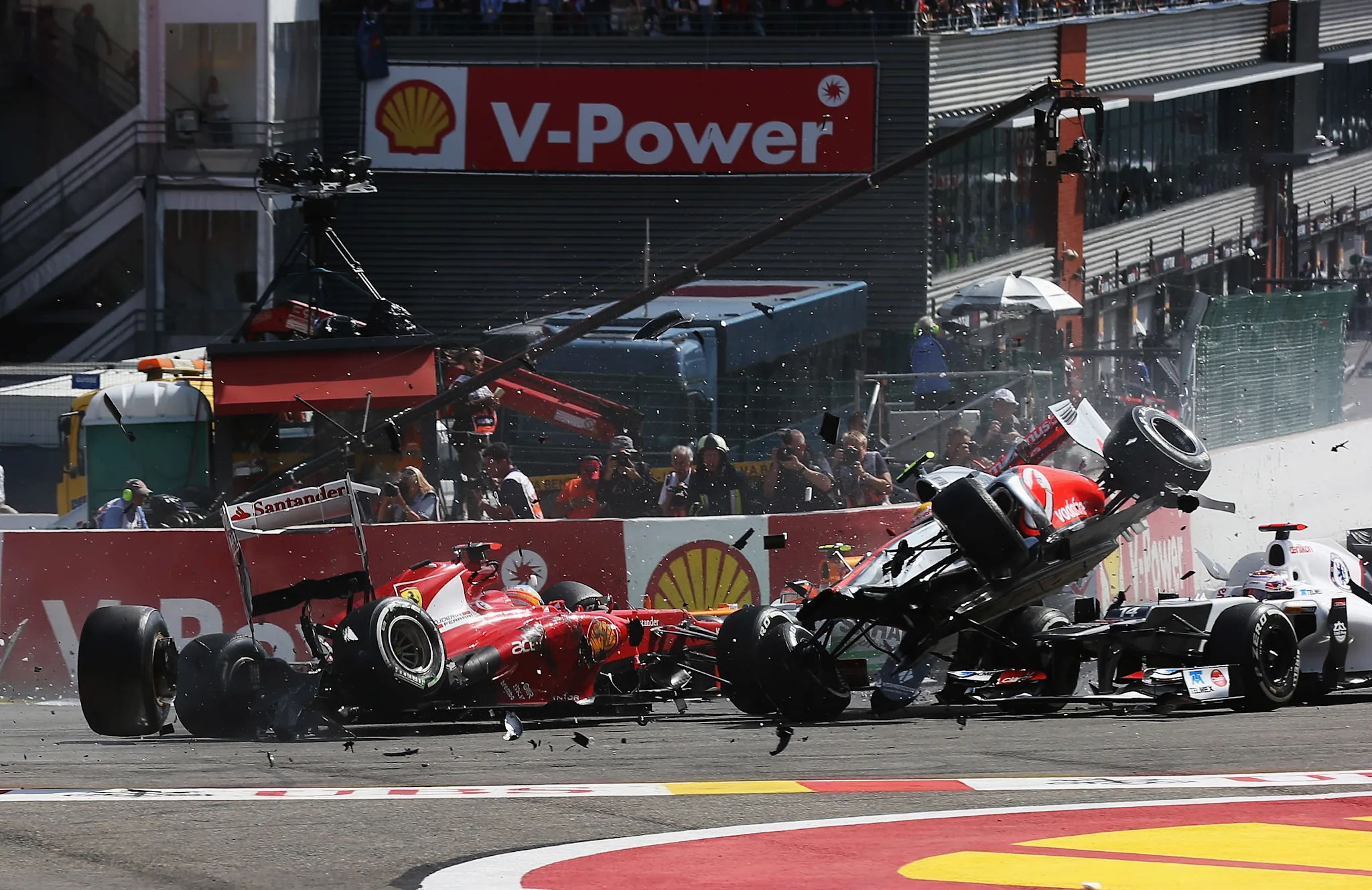 5 dramatic Belgian Grand Prix moments thumbnail