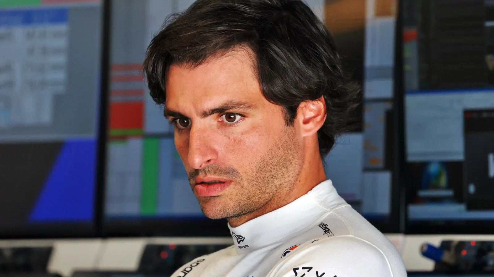 Carlos Sainz makes crucial F1 career decision amid career dilemma – reports source thumbnail