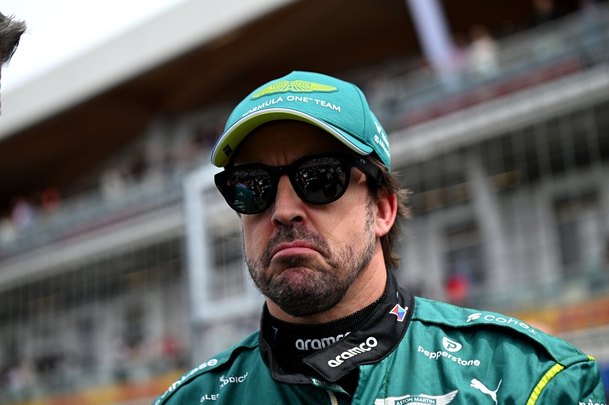 Aston Martin's “random downshifts” leave Alonso wary of Monaco GP crashes thumbnail