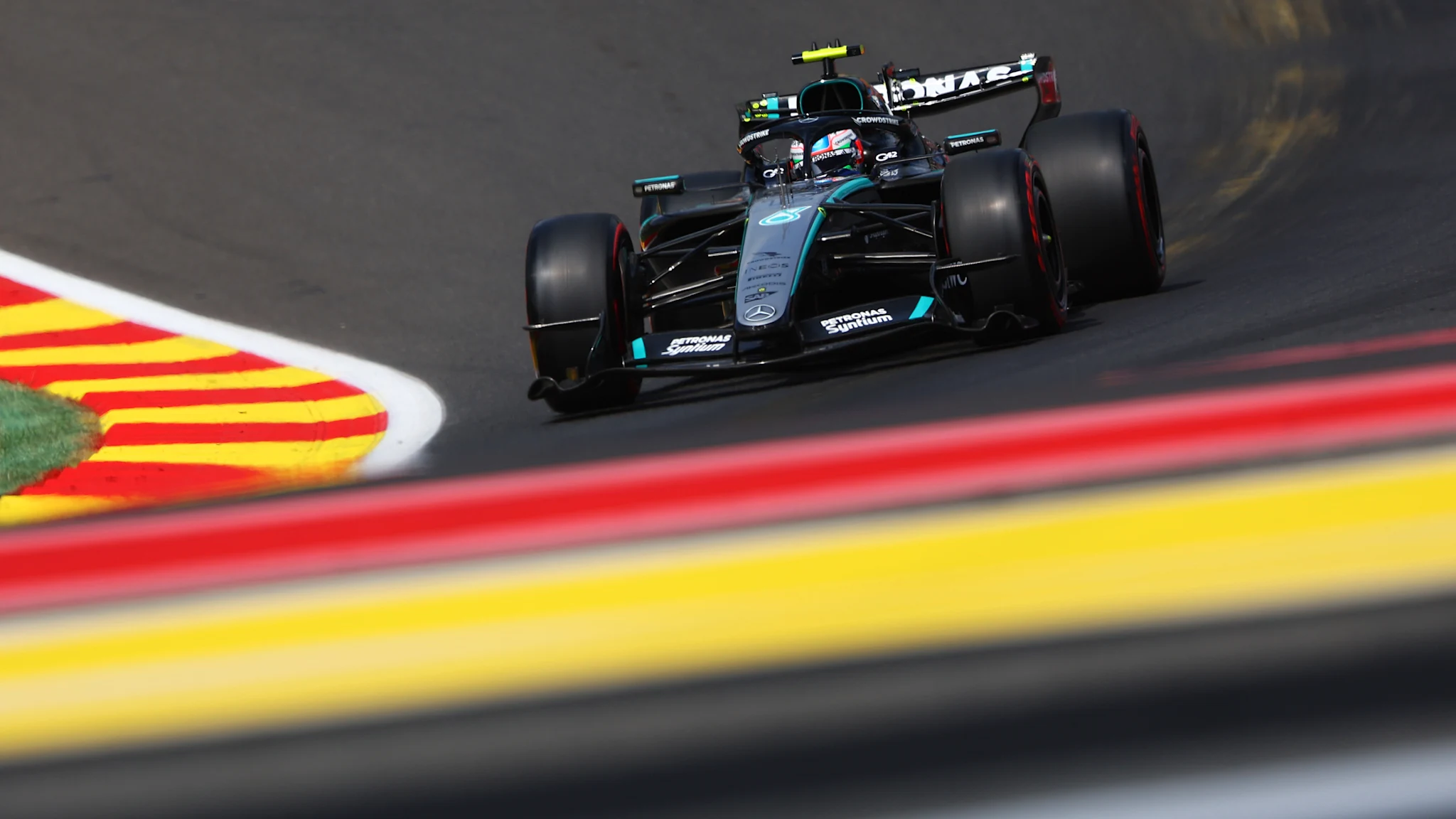 Antonelli fastest in Belgium FP3 as Hamilton crashes thumbnail