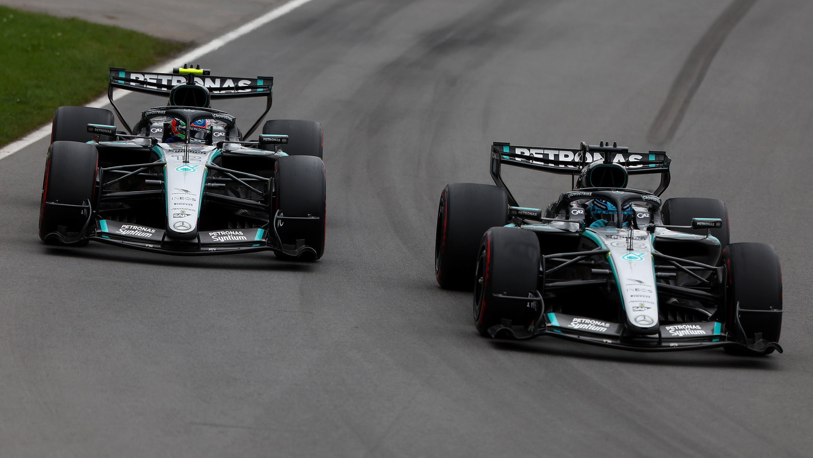 Mercedes told “don't intervene” in feisty Antonelli-Russell F1 title battle source thumbnail