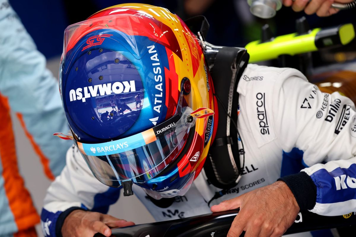 Williams convinces Sainz to sign multi-year extension thumbnail