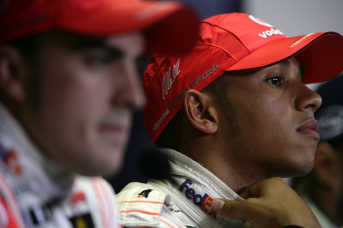‘I could never accept being second to Alonso' – How Lewis Hamilton made his mark at McLaren on F1 debut thumbnail