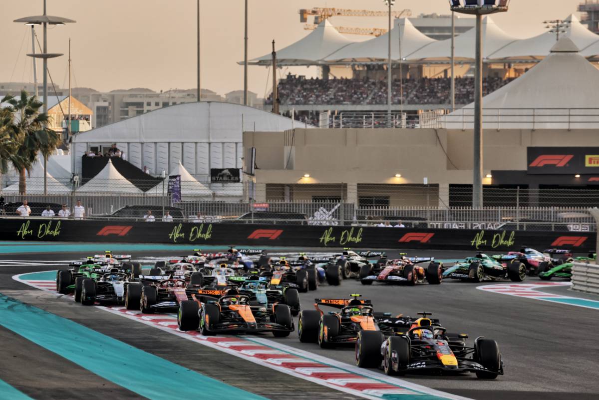 Domenicali: F1 has ‘alternatives' if Qatar and Abu Dhabi are at risk source thumbnail