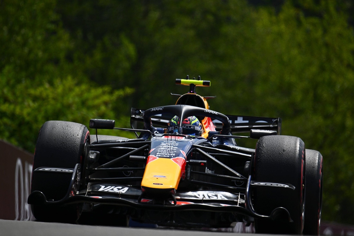 Two pitstops in two laps â The odd strategy that made Isack Hadjar's recovery thumbnail