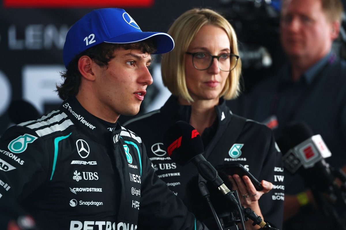Martin Brundle hails Kimi Antonelli's "quite extraordinary" Mercedes progress thumbnail