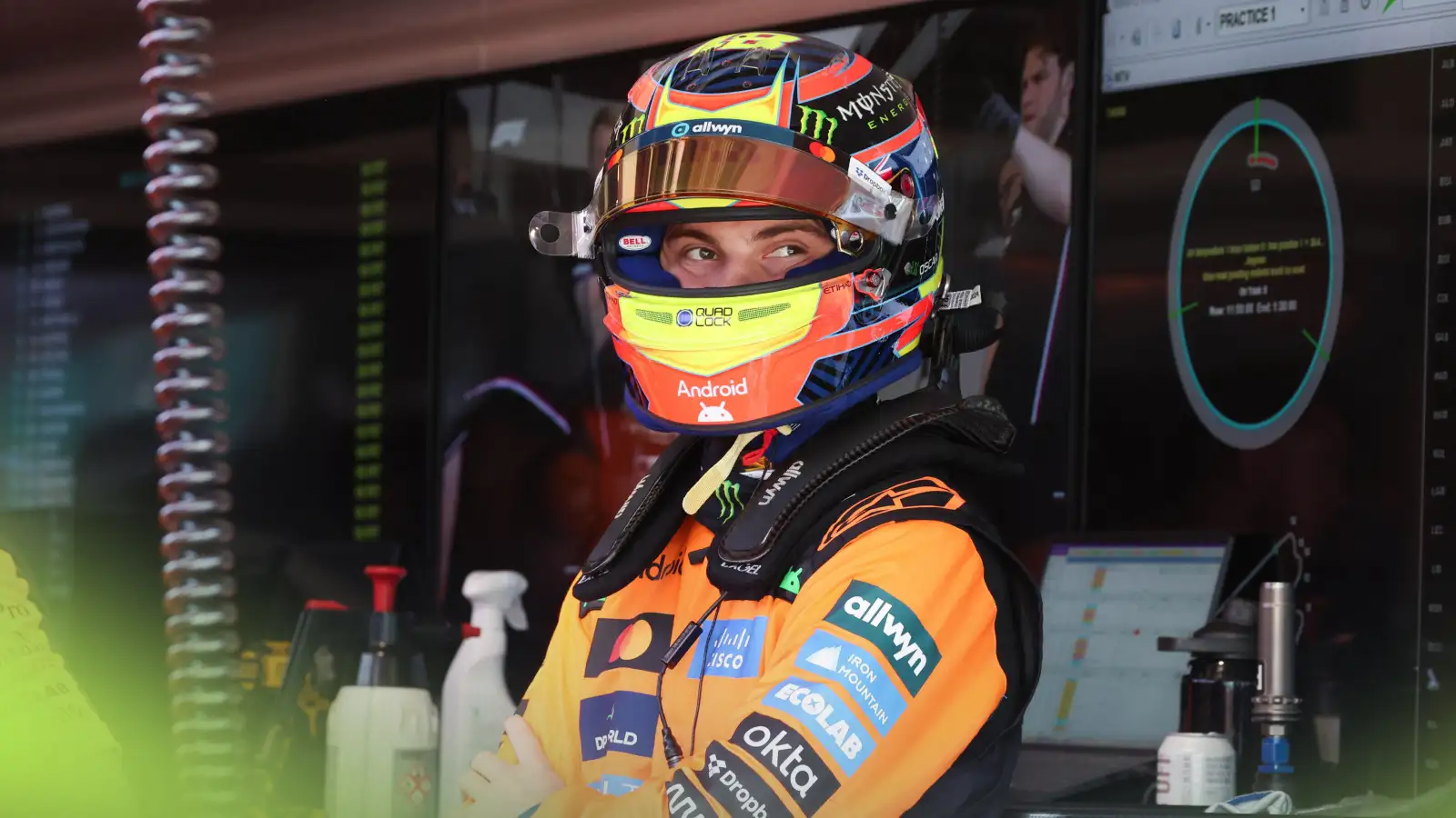 Oscar Piastri responds to Red Bull link as Verstappen future under scrutiny thumbnail