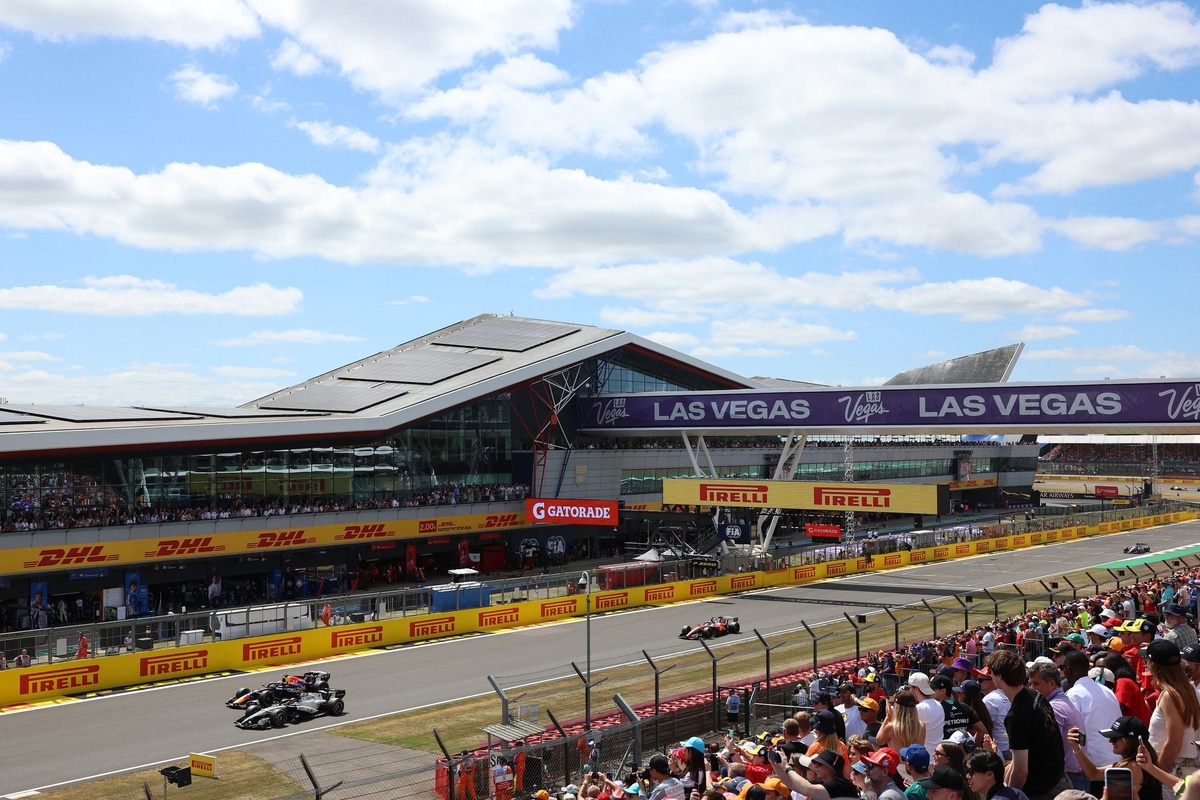 David Coulthard urges F1 to change safety car rules after "dull" British GP thumbnail