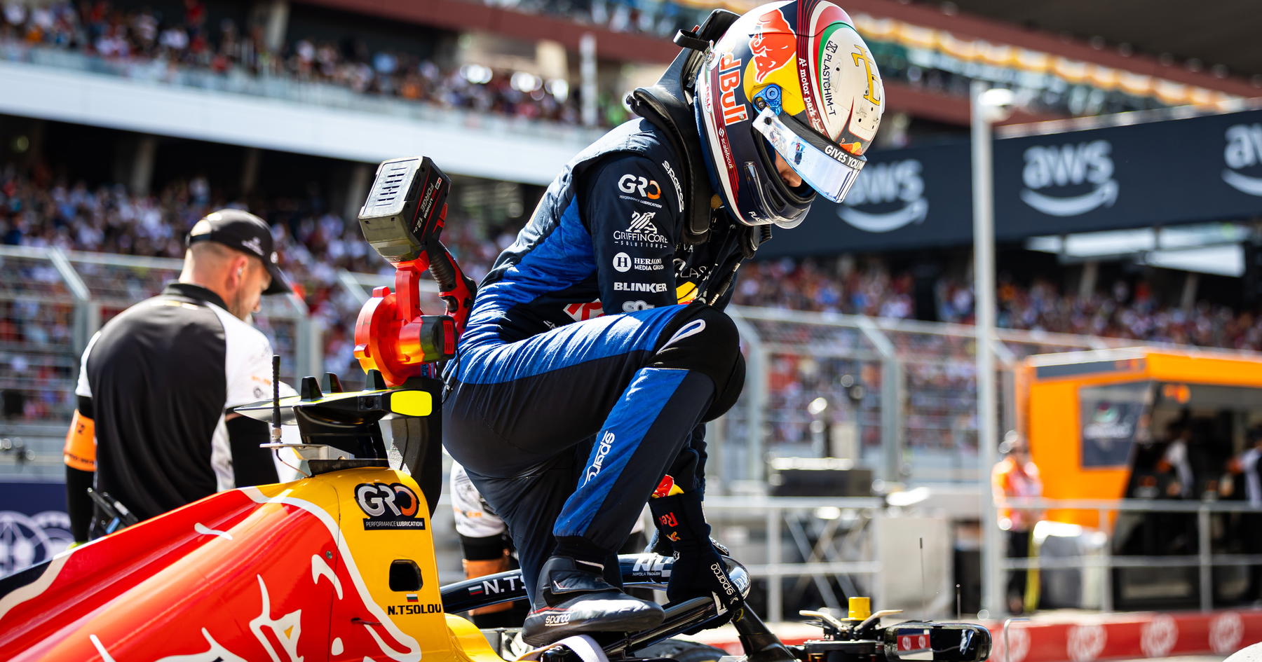 Red Bull junior Nikola Tsolov provides update on F1 future source thumbnail