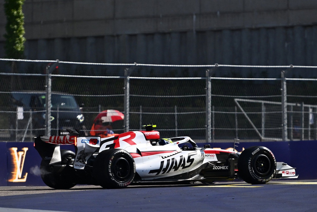 Regressing Haas "10th best" in F1 after Aston Martin upgrades - Oliver Bearman thumbnail