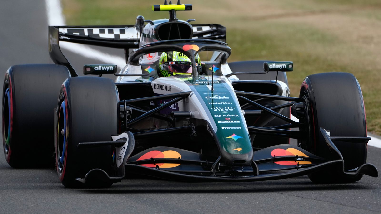 'It was pretty shocking' - Norris, McLaren detail scale of gap to rivals thumbnail