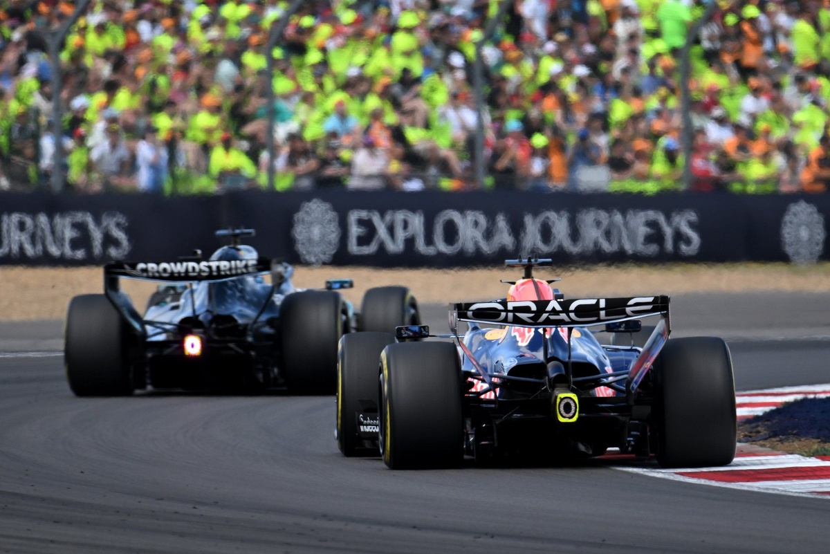 F1 drivers criticise ‘dangerous' yo-yo racing in British GP sprint race source thumbnail