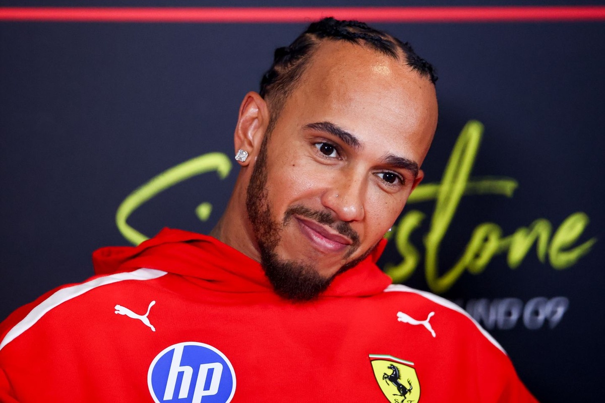 Lewis Hamilton opens up on "profound" Fiorano run in three-seater F1 car with brother Nicolas thumbnail