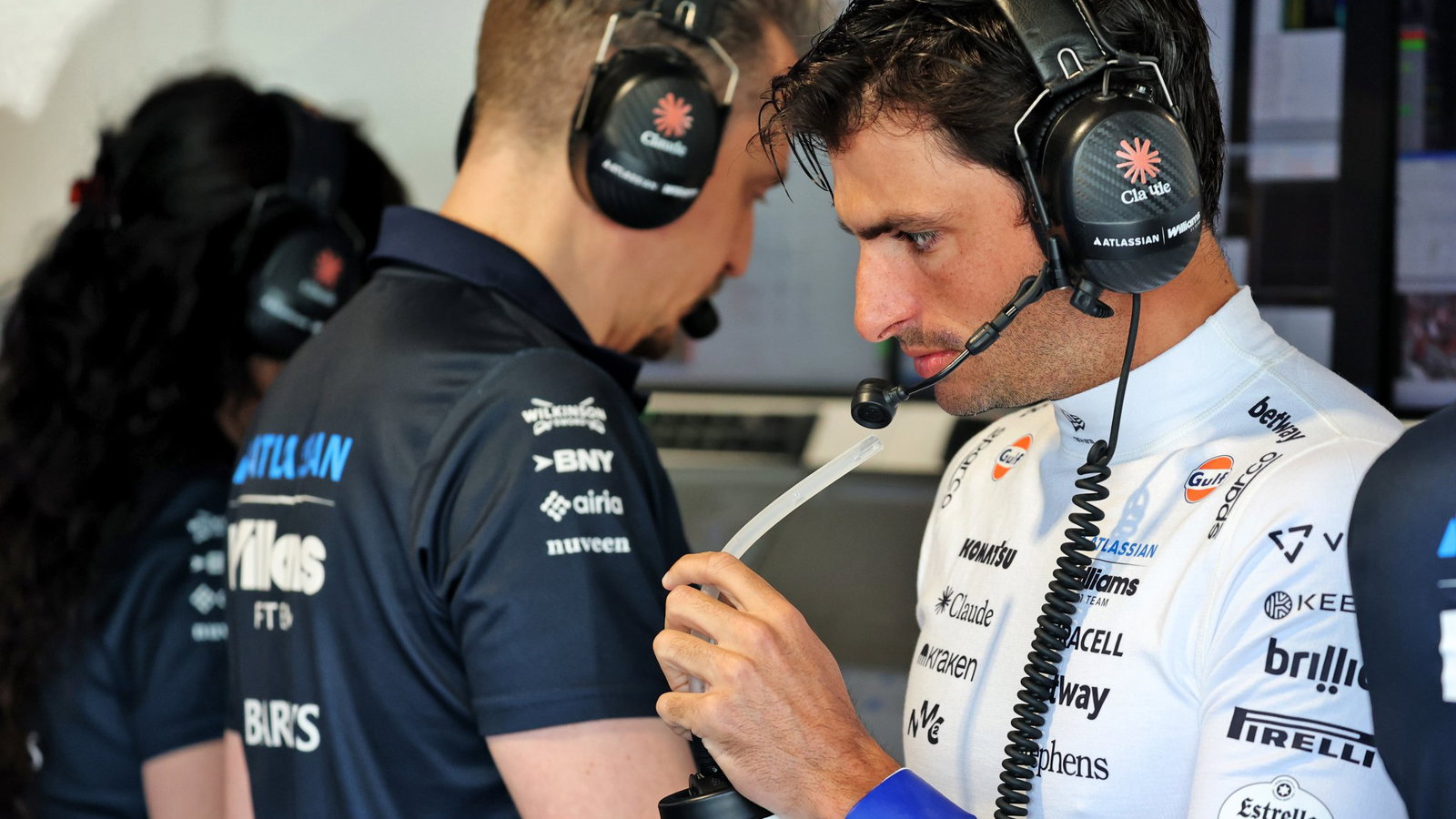 “Quite a way to go”: Carlos Sainz reflects on F1 qualifying tweaks source thumbnail