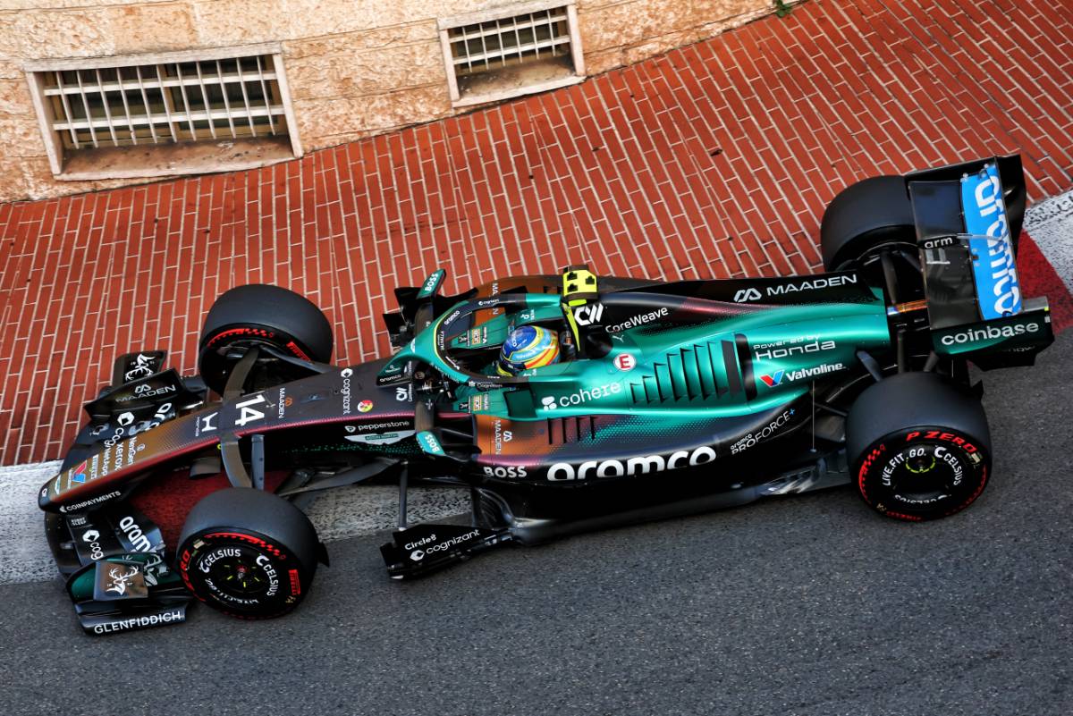 De la Rosa: Still no light at the end of the tunnel for Aston Martin thumbnail