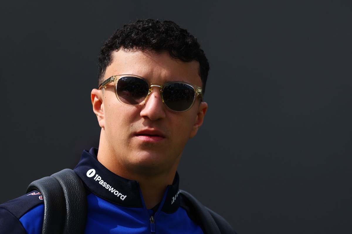 Isack Hadjar crashes out of Monaco GP FP1 causing red flag thumbnail