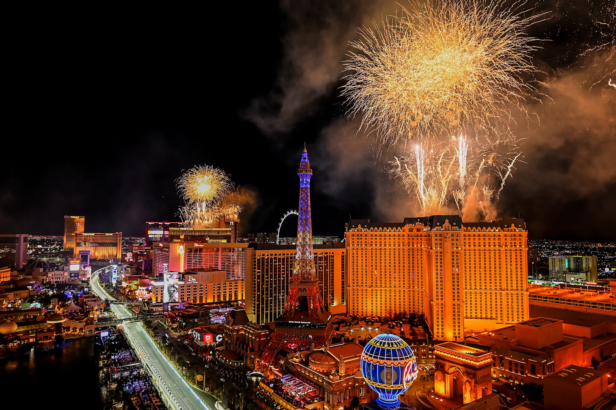 F1 to race in Las Vegas until 2037 after new extension source thumbnail