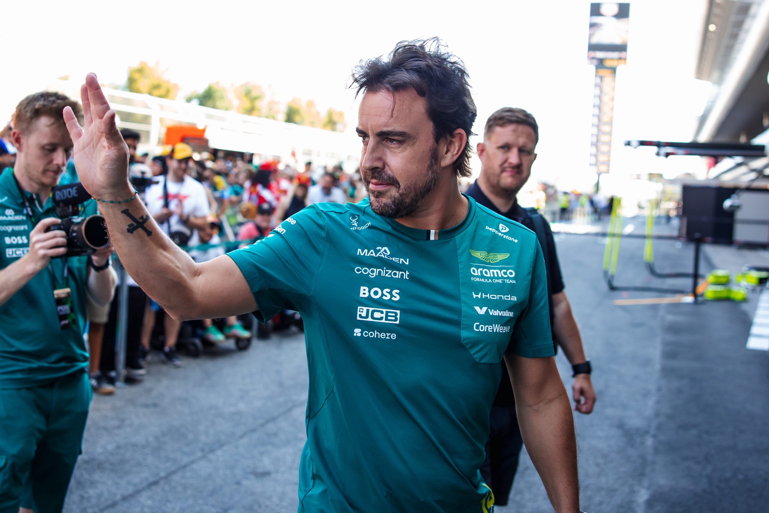 Aston Martin breaks silence on Alonso's F1 future thumbnail