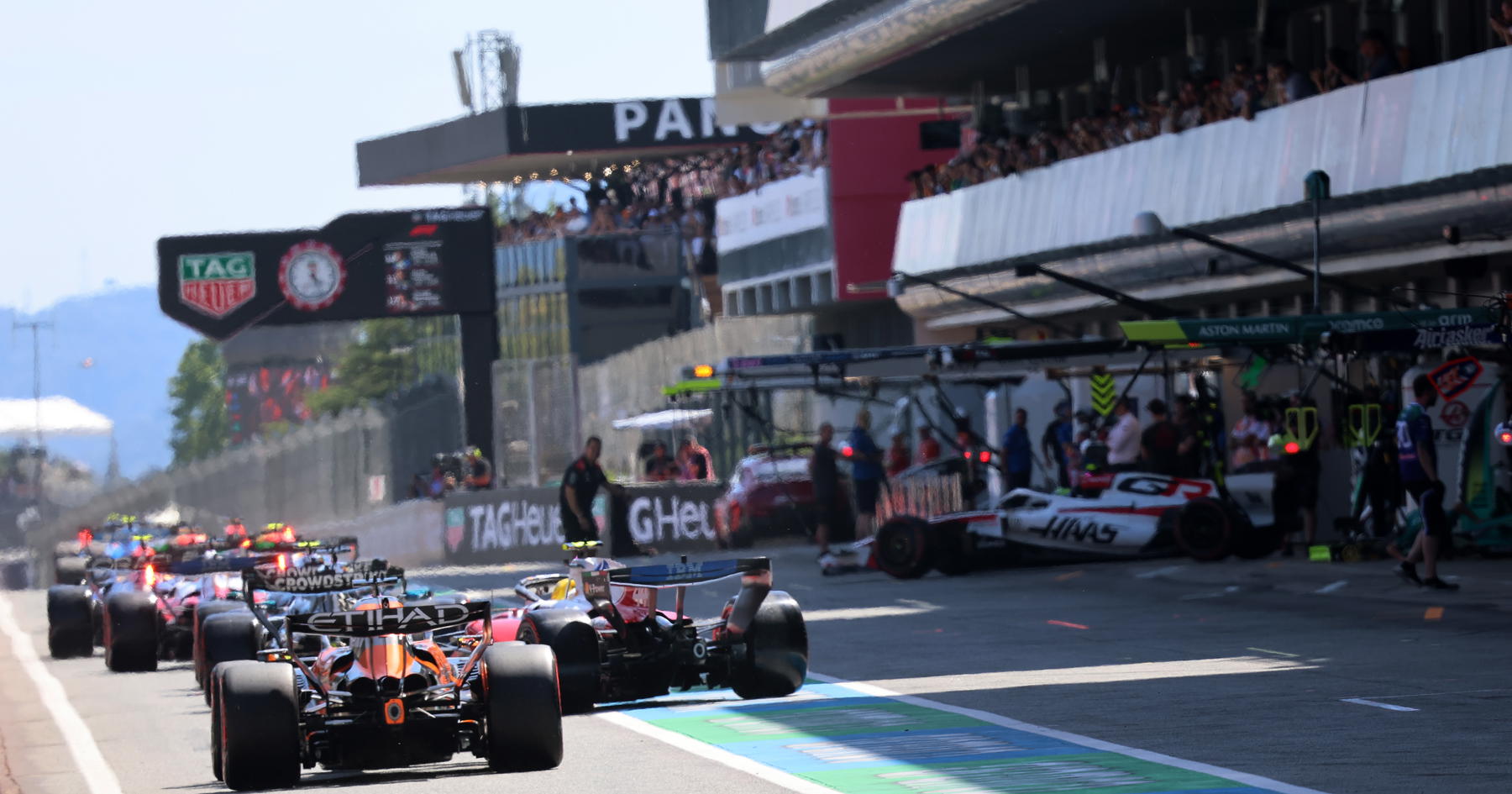 Max Verstappen 'odd one out' in critical Barcelona GP area source thumbnail