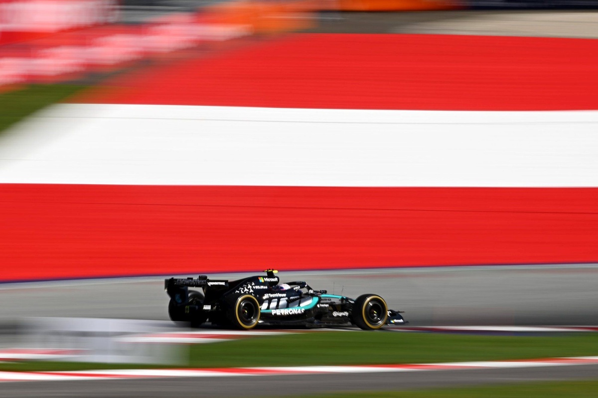 F1 Austrian GP: Kimi Antonelli tops FP2 to complete perfect Friday thumbnail