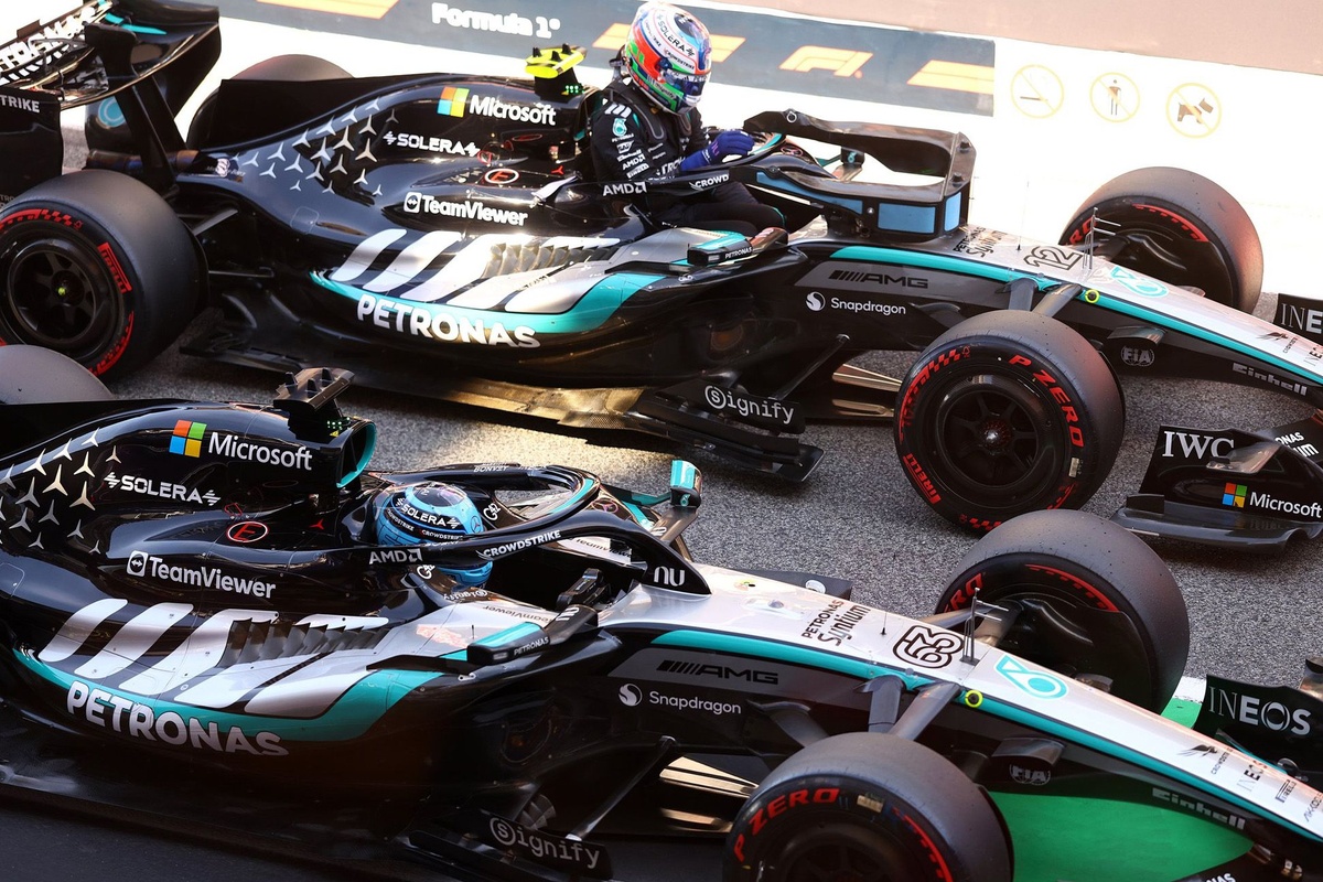 Will Mercedes stop its drivers fighting now with Lewis Hamilton chasing? thumbnail