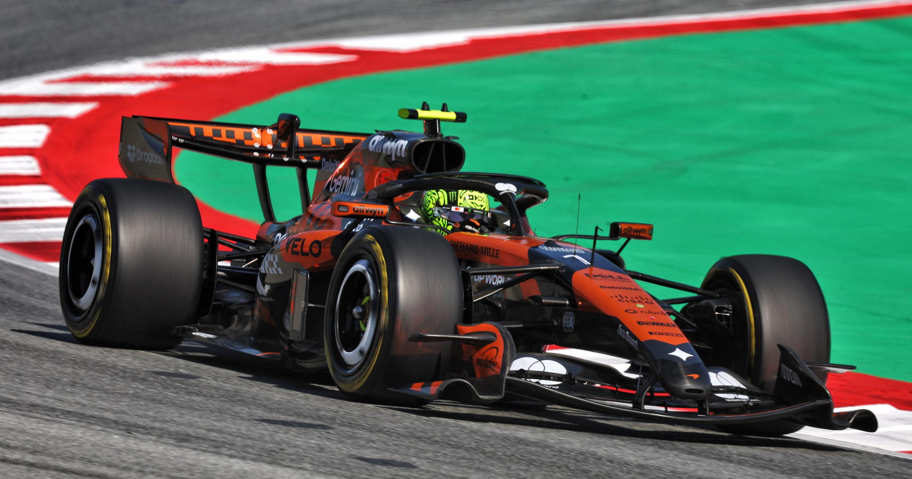 McLaren admit Mercedes relationship has become F1 2026 disadvantage source thumbnail