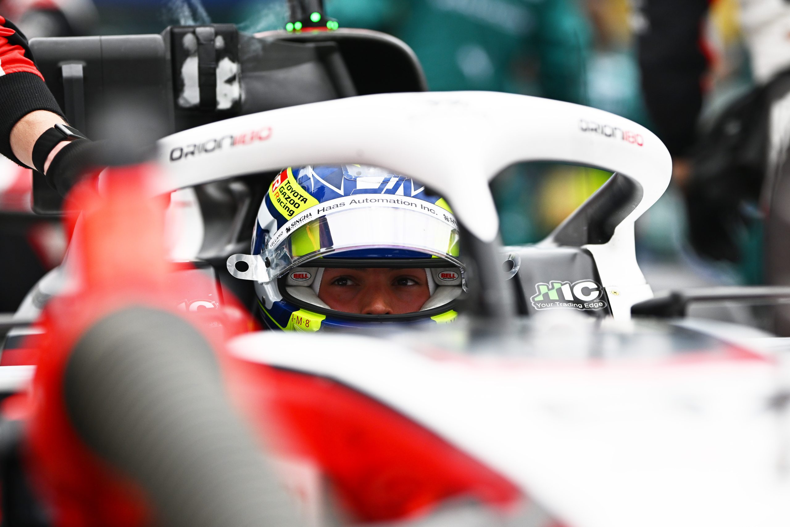 Bearman draws ‘sense of belief' from Antonelli-Russell F1 title fight source thumbnail