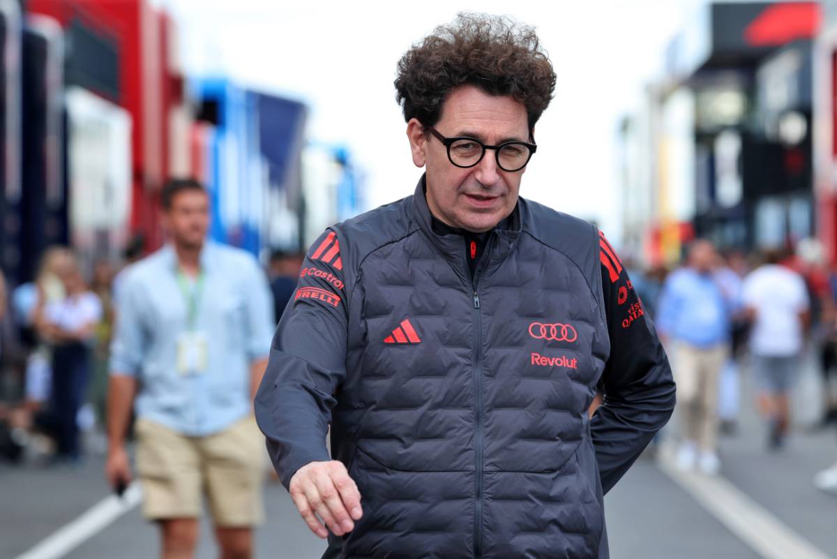 Sainz and Piastri rumors prompt response from Audi's Binotto source thumbnail