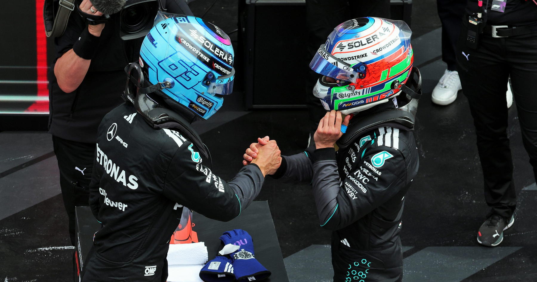 George Russell hits major F1 title fight low: 'Gods against me' source thumbnail