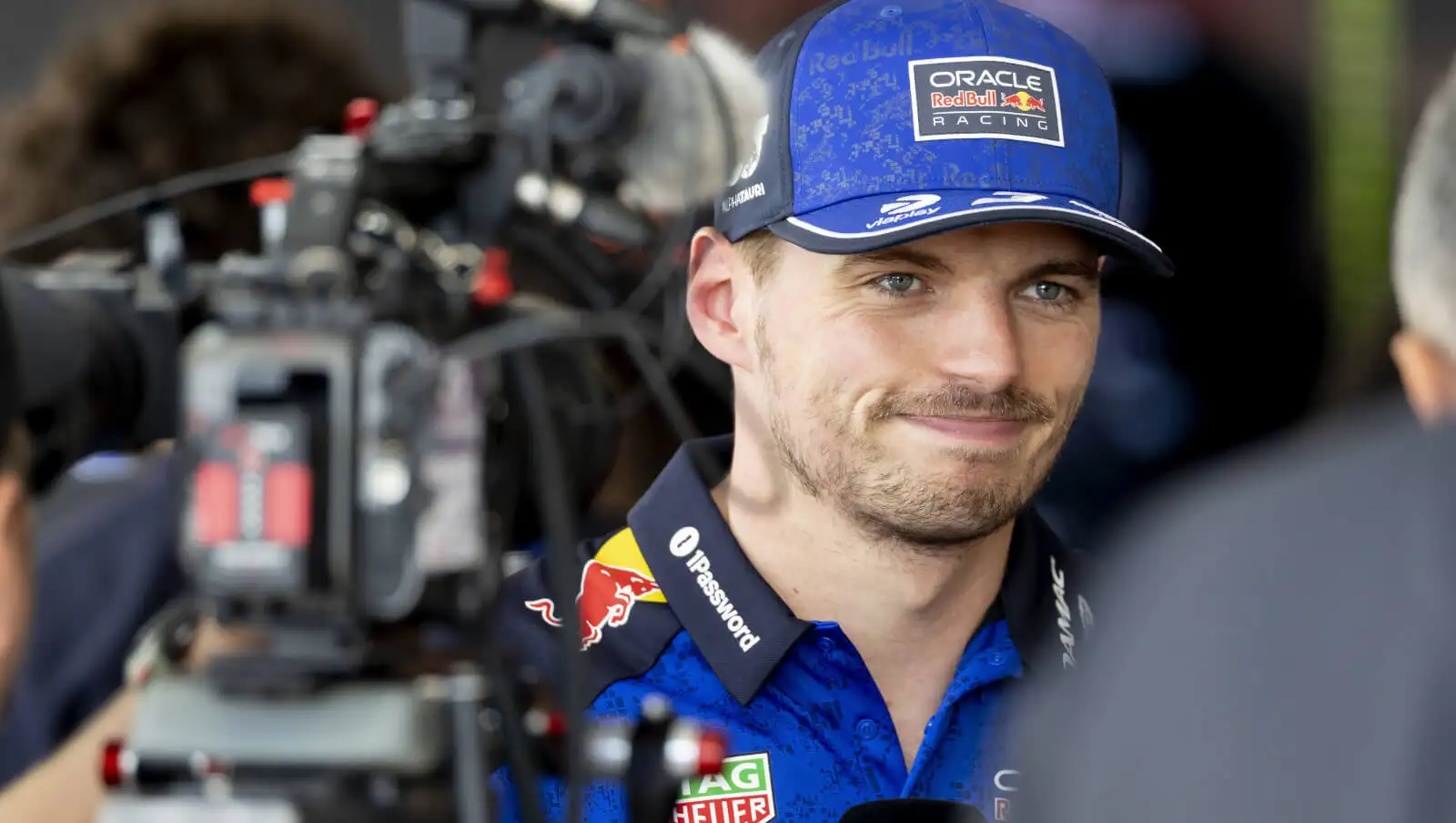 Verstappen considers pit lane start after revealing worrying Red Bull engine problem source thumbnail
