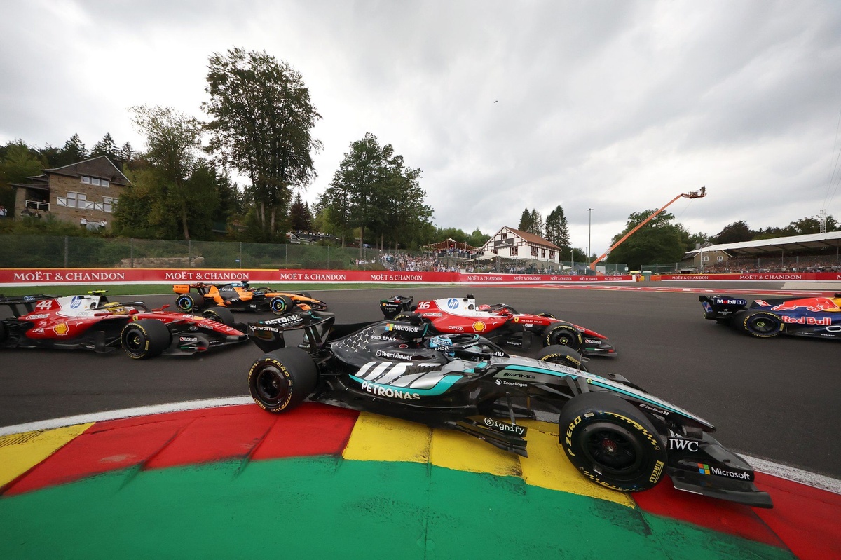 All Mercedes cars struggled with power issue at Belgian GP start, reveals Toto Wolff thumbnail