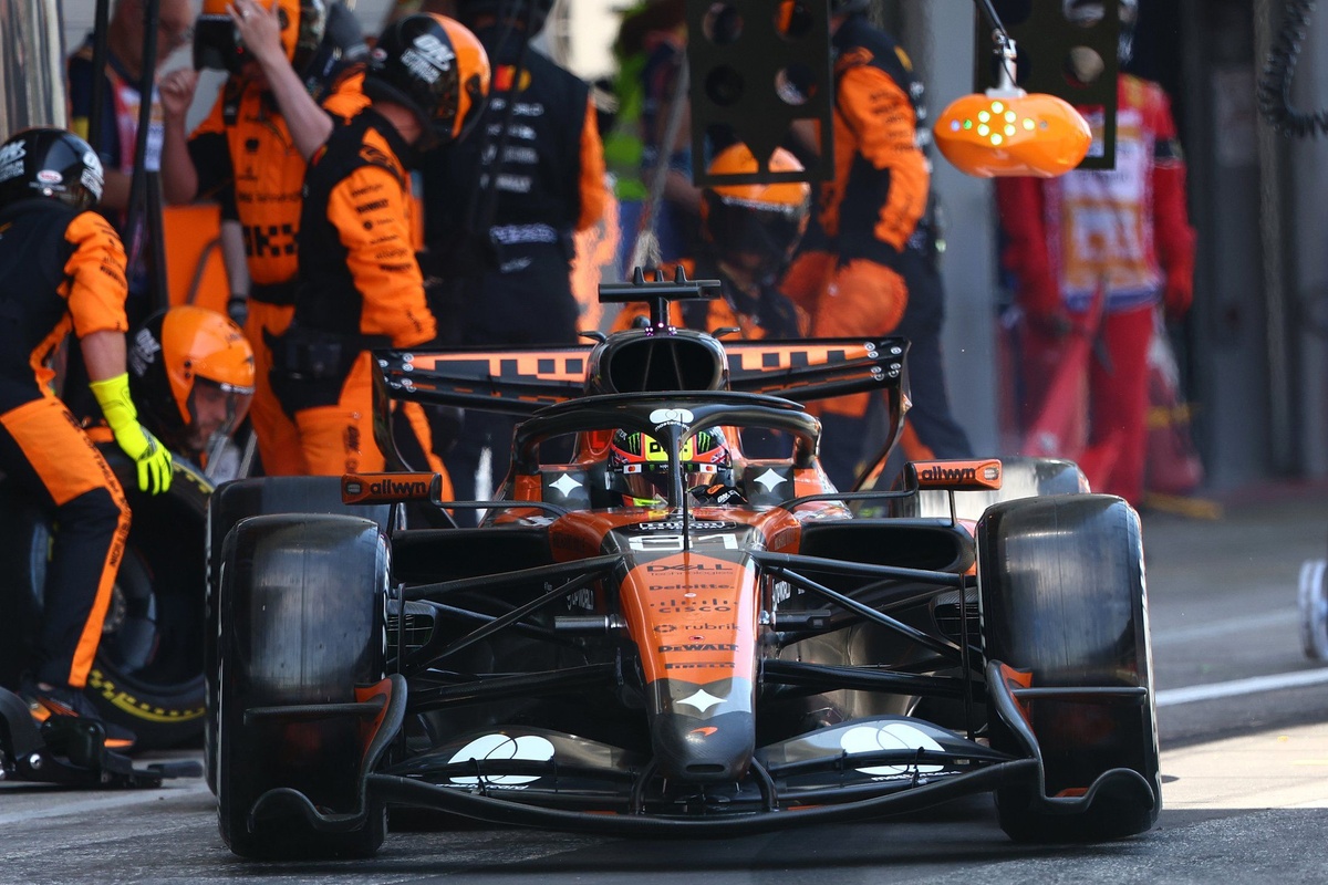 "No real strengths" McLaren F1 car waiting for updates, opportunities - Oscar Piastri source thumbnail