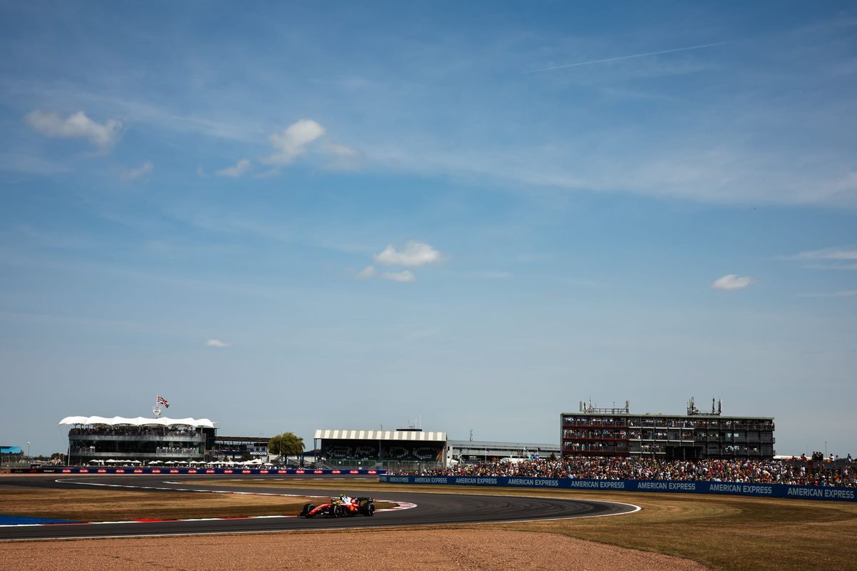 How every F1 car handles at Silverstone - Gary Anderson's insight thumbnail